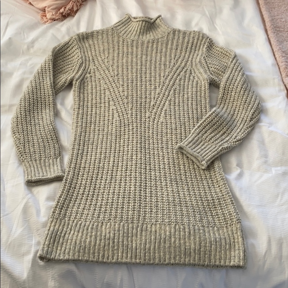 Abercrombie & Fitch knit sweater